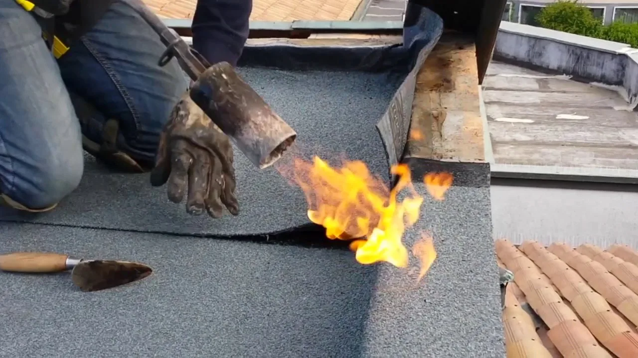 video su come si posa la barriera al vapore