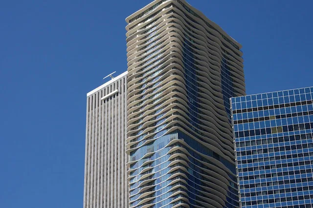 Aqua-Tower-Chicago-balconi-effetto-onda