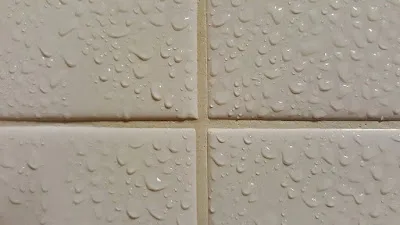 condensa-piastrelle-bagno