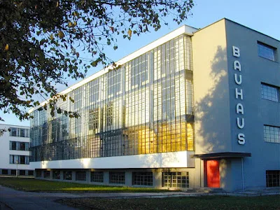 Bauhaus-Germania-architettura-facciata continua