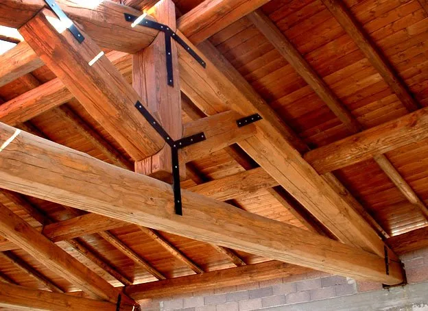 legno-capriata-struttura-tetto-eurocodice-normativa